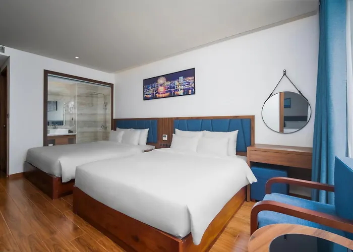 Ruby Star Da Nang - Central My Khe Beach